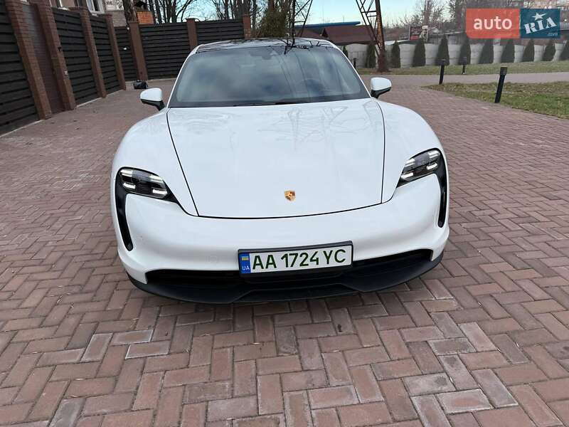 Седан Porsche Taycan 2021 в Києві