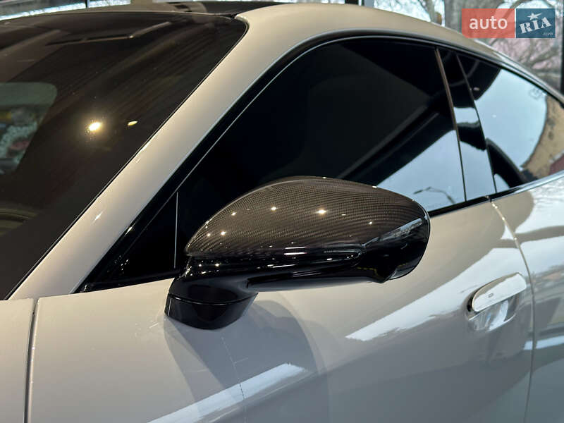 Седан Porsche Taycan 2021 в Одессе