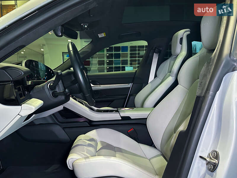 Седан Porsche Taycan 2021 в Одессе
