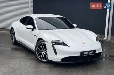 Седан Porsche Taycan 2021 в Києві