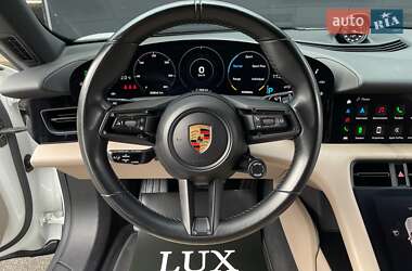 Седан Porsche Taycan 2021 в 