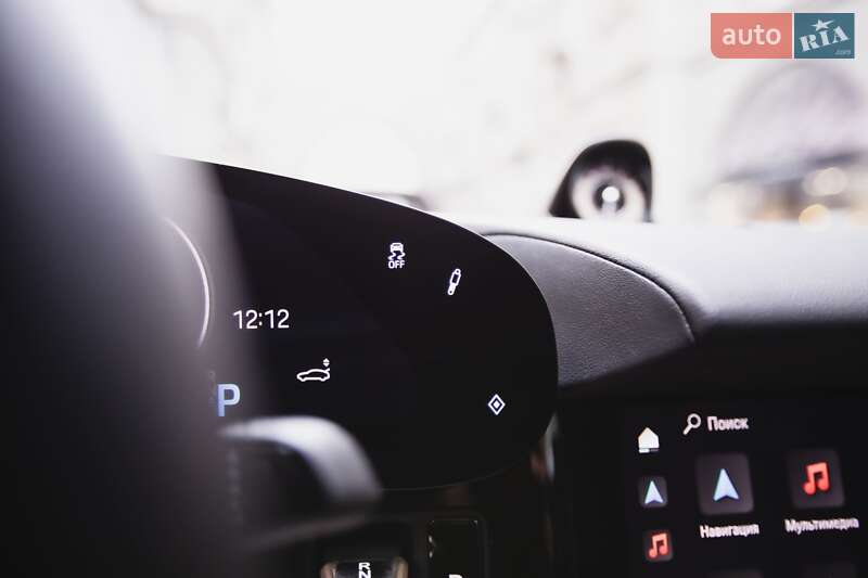 Седан Porsche Taycan 2023 в Киеве