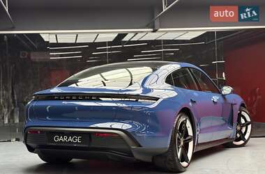 Седан Porsche Taycan 2021 в Києві