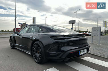 Седан Porsche Taycan 2022 в 