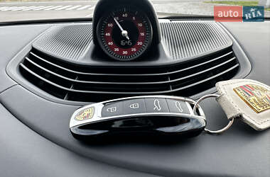 Седан Porsche Taycan 2022 в 