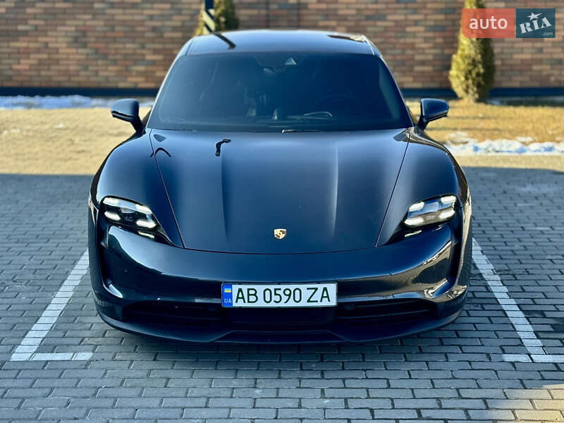 Седан Porsche Taycan 2021 в Виннице
