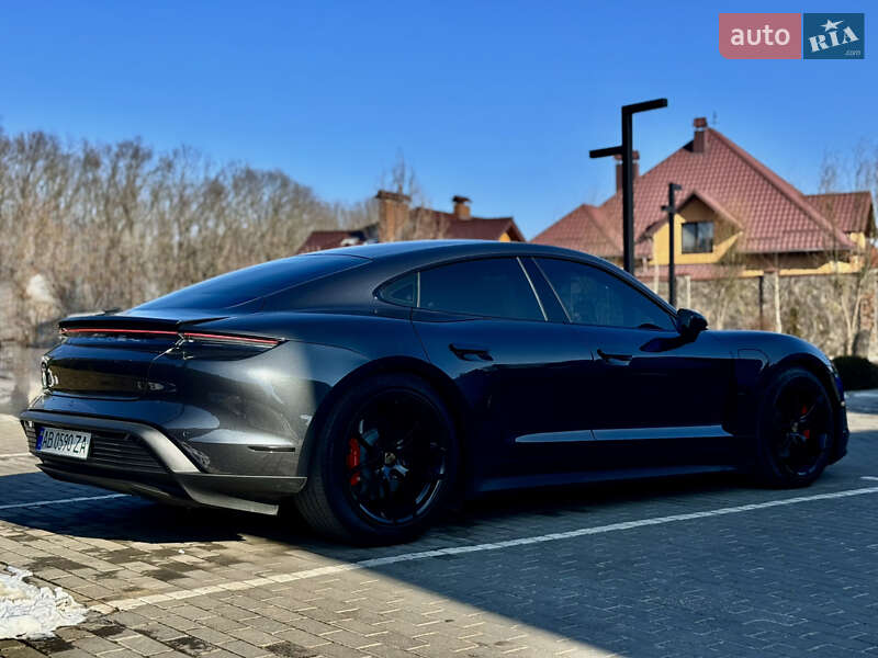 Седан Porsche Taycan 2021 в Виннице