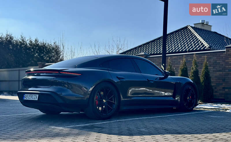 Седан Porsche Taycan 2021 в Виннице