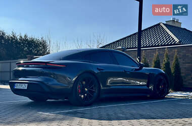 Седан Porsche Taycan 2021 в 