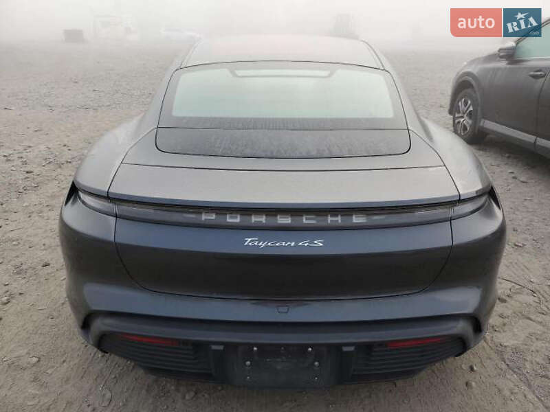 Седан Porsche Taycan 2021 в Виннице
