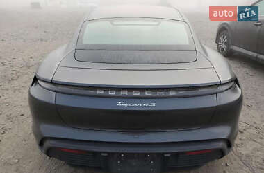 Седан Porsche Taycan 2021 в 