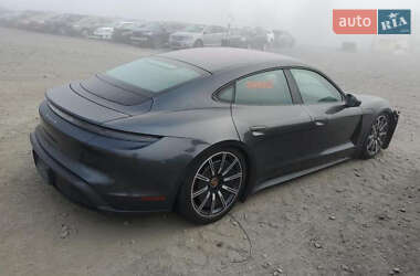Седан Porsche Taycan 2021 в 