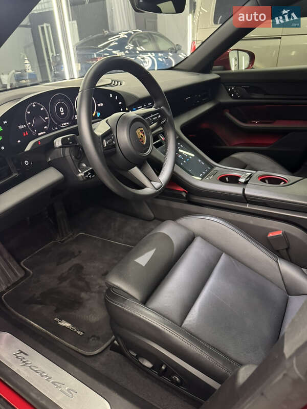 Седан Porsche Taycan 2022 в Киеве