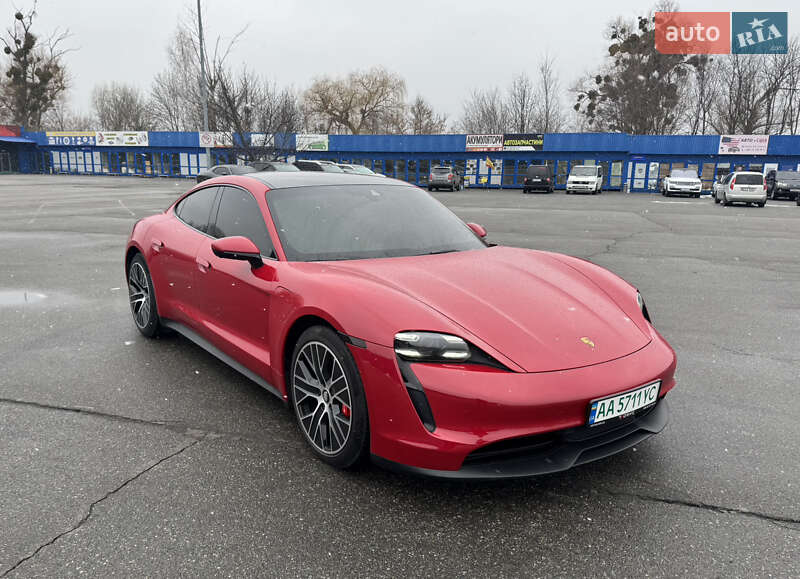 Porsche Taycan 2022