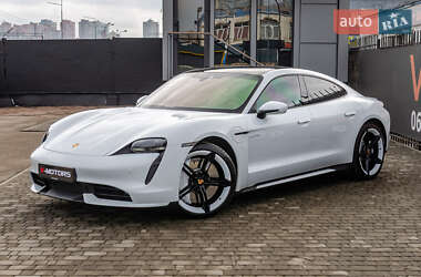 Седан Porsche Taycan 2020 в Києві