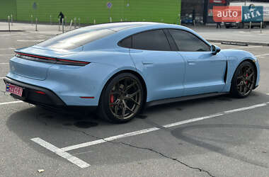 Седан Porsche Taycan 2021 в 