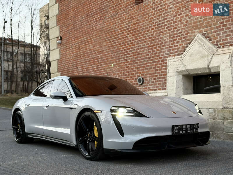 Седан Porsche Taycan 2022 в Львове