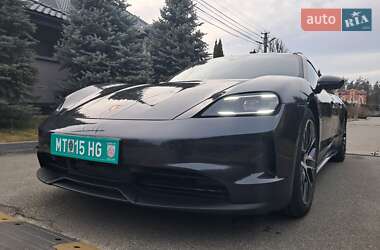 Седан Porsche Taycan 2025 в Киеве