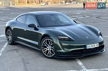 Седан Porsche Taycan 2021 в 