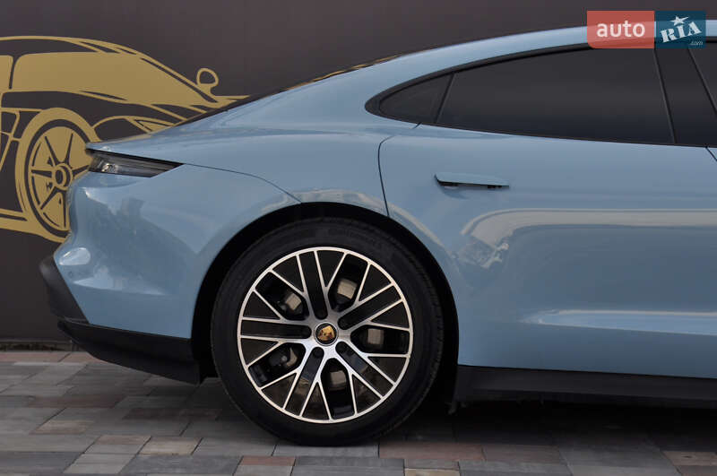 Седан Porsche Taycan 2022 в Киеве