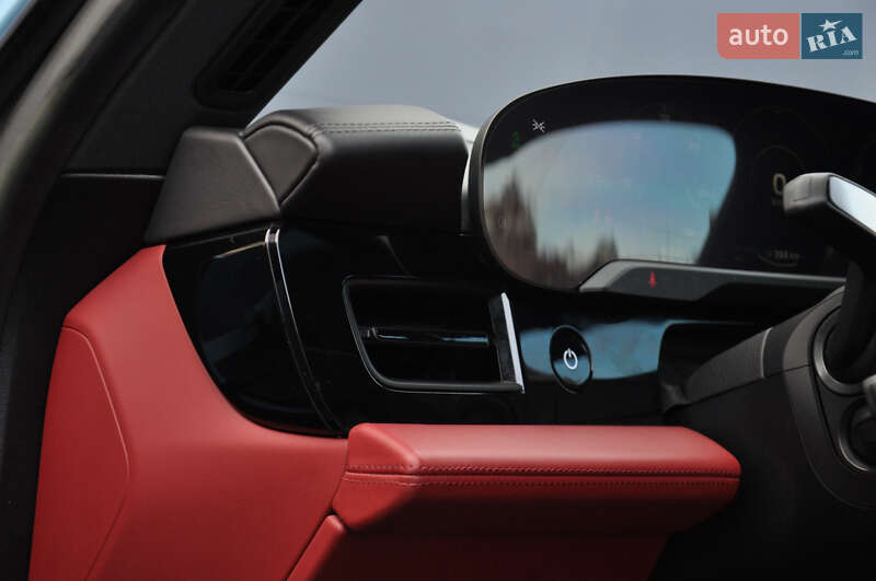 Седан Porsche Taycan 2022 в Киеве