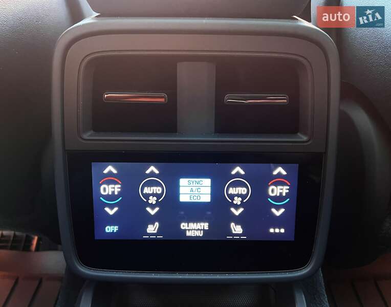 Седан Porsche Taycan 2021 в Львове фото 55 Седан Porsche Taycan 2021 в Львове