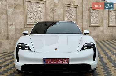 Седан Porsche Taycan 2020 в 