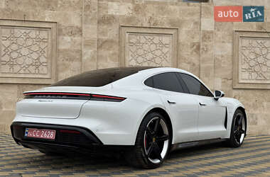 Седан Porsche Taycan 2020 в 