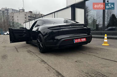 Седан Porsche Taycan 2021 в 