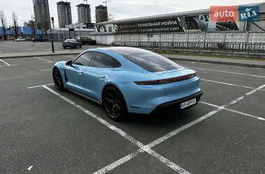 Седан Porsche Taycan 2020 в 