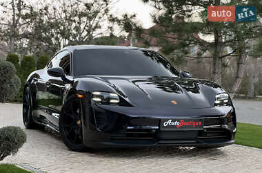 Седан Porsche Taycan 2022 в 