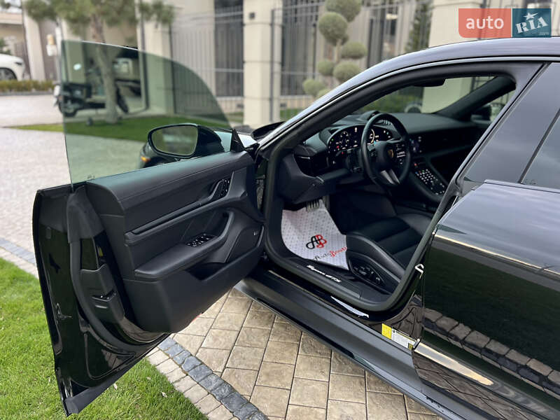 Седан Porsche Taycan 2022 в Одессе