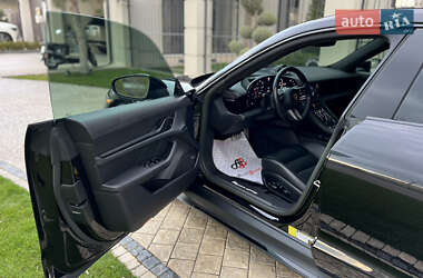 Седан Porsche Taycan 2022 в 