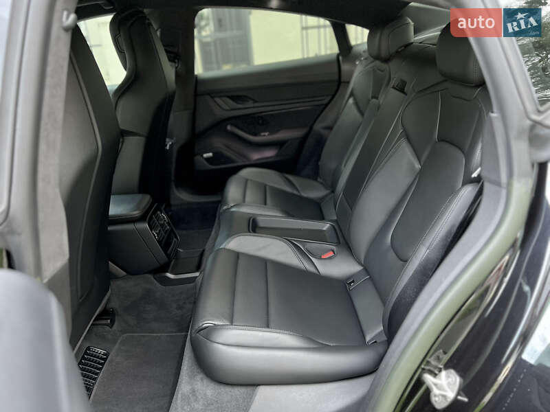 Седан Porsche Taycan 2022 в Одессе