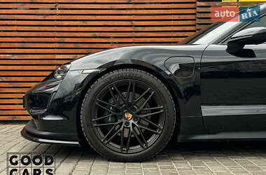 Седан Porsche Taycan 2022 в 