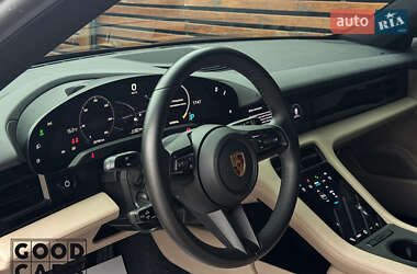 Седан Porsche Taycan 2022 в 