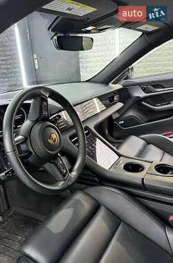 Седан Porsche Taycan 2021 в 