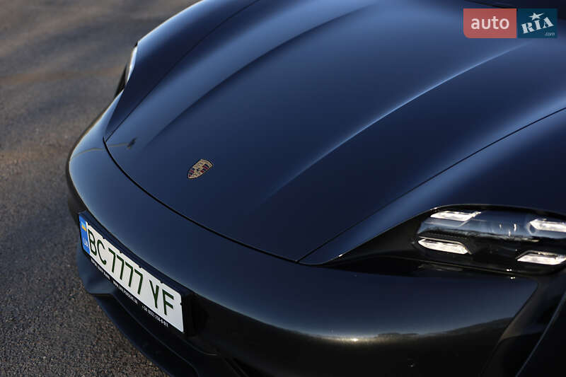 Седан Porsche Taycan 2020 в Львові