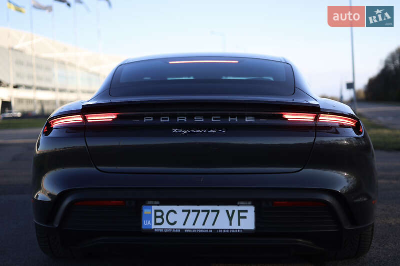 Седан Porsche Taycan 2020 в Львові
