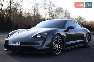Седан Porsche Taycan 2020 в 