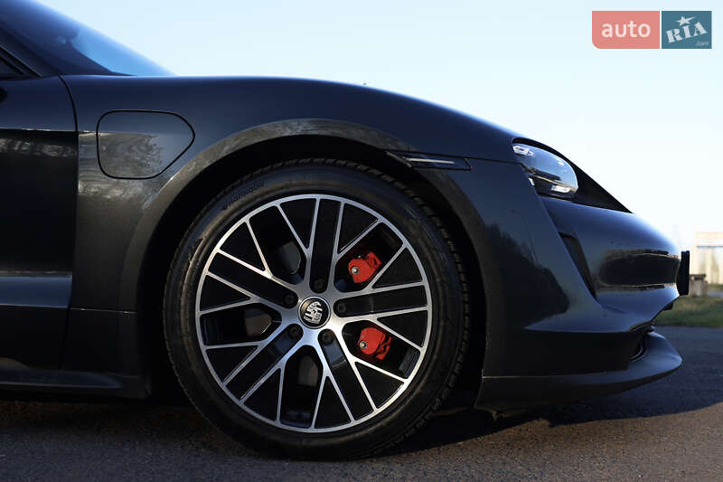 Седан Porsche Taycan 2020 в Львові