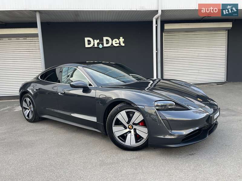 Седан Porsche Taycan 2022 в 