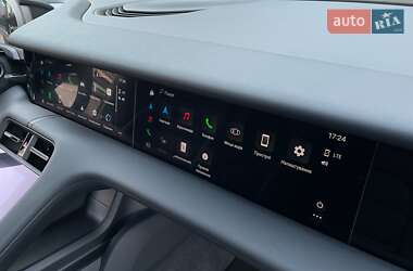 Седан Porsche Taycan 2022 в 