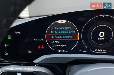 Седан Porsche Taycan 2022 в 