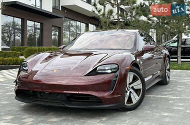Седан Porsche Taycan 2023 в 