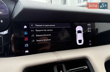 Седан Porsche Taycan 2023 в 