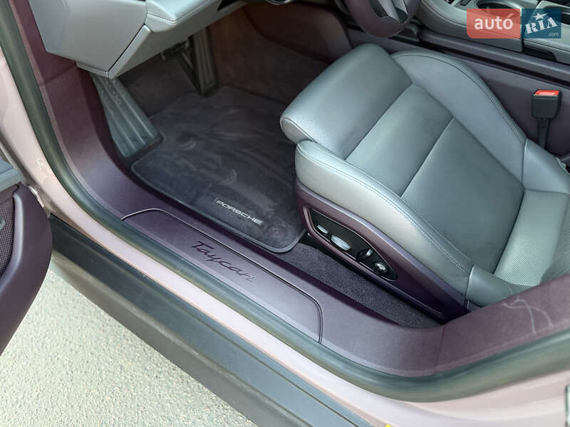 Седан Porsche Taycan 2022 в Ровно фото 29 Седан Porsche Taycan 2022 в Ровно