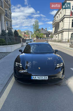 Седан Porsche Taycan 2022 в 
