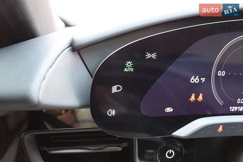 Седан Porsche Taycan 2021 в Львове