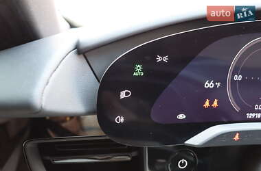 Седан Porsche Taycan 2021 в 